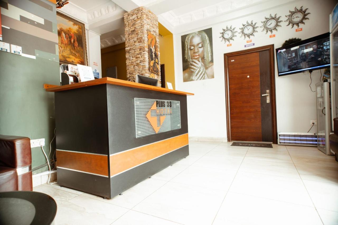 Plus 33 Hotel Nungua エクステリア 写真