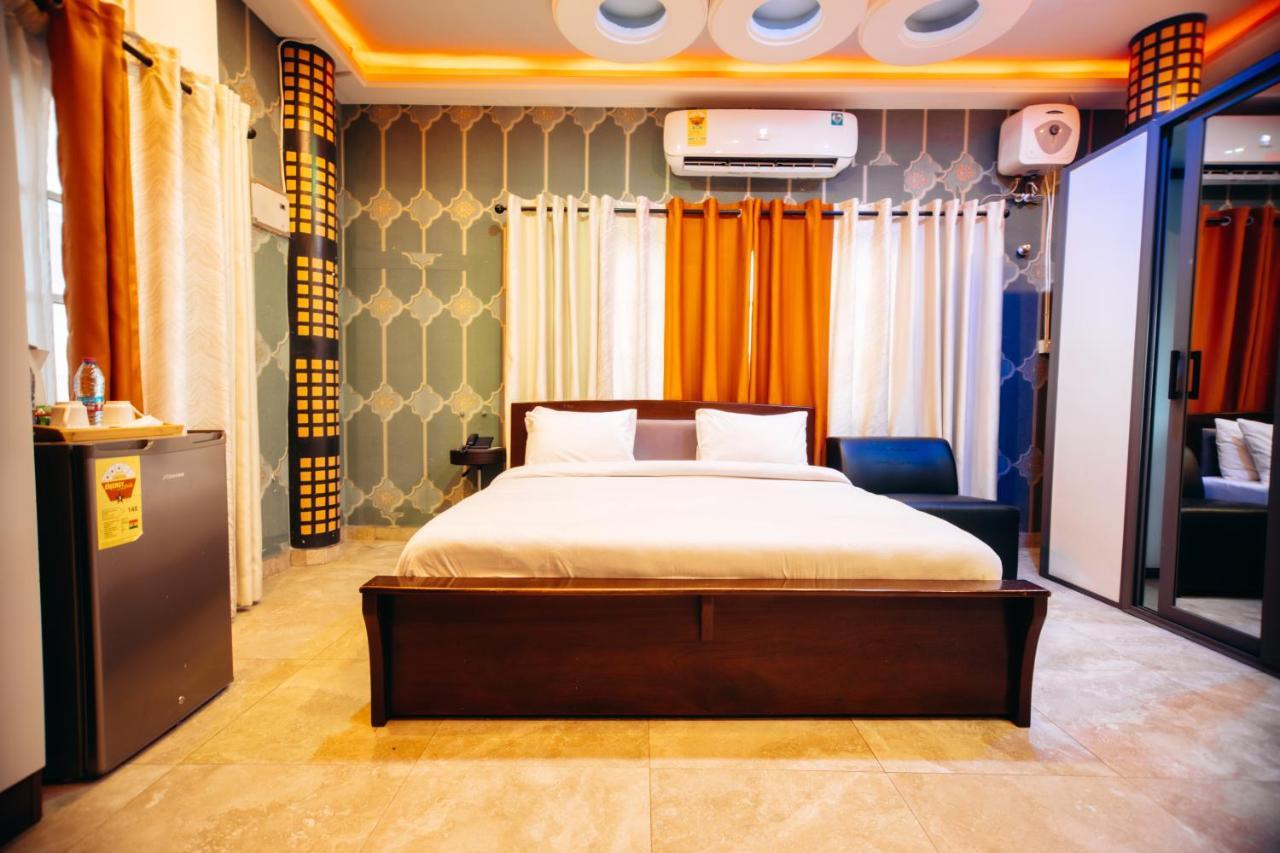 Plus 33 Hotel Nungua エクステリア 写真
