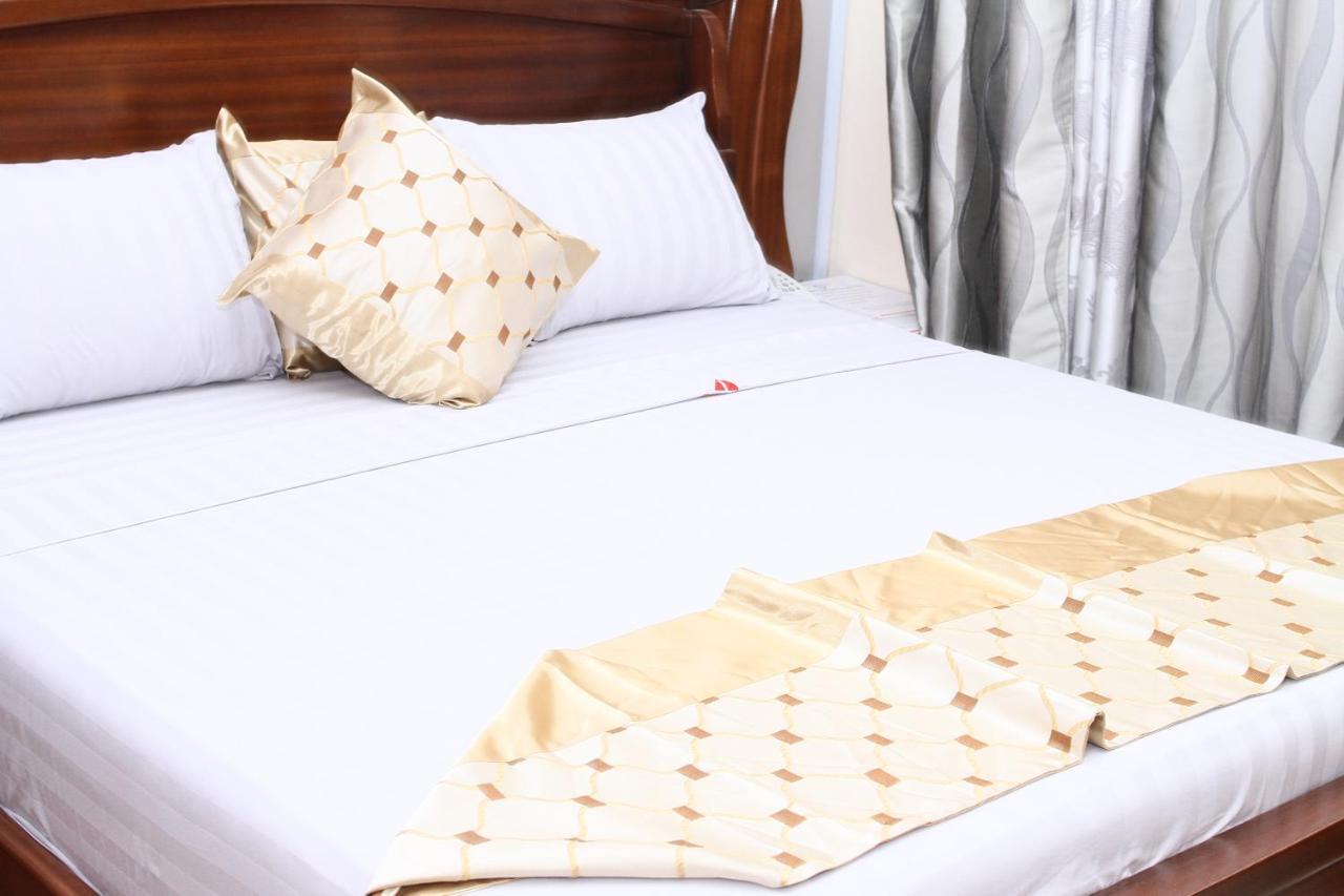Plus 33 Hotel Nungua エクステリア 写真